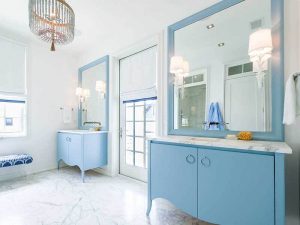 Geniş Banyo Mavi Renk Banyo Dolabı