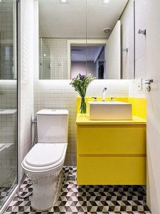 Küçük Banyo İçin Sarı Renk Banyo Dolabı Modeli